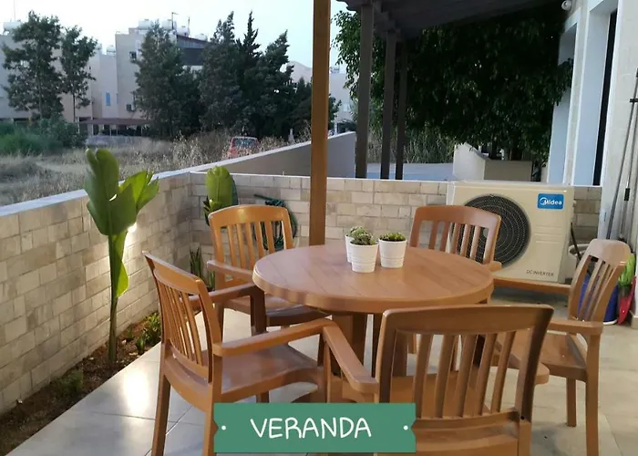 Chris's Kyklades パラリムニ