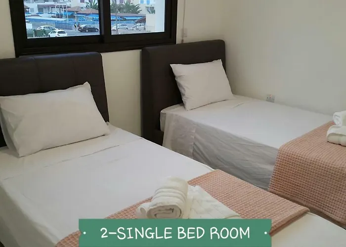 Chris's Kyklades * Paralimni